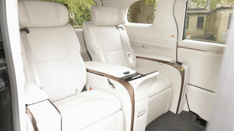 3441199 350h 2.5 Takumi 5dr E-CVT [4 Seat]