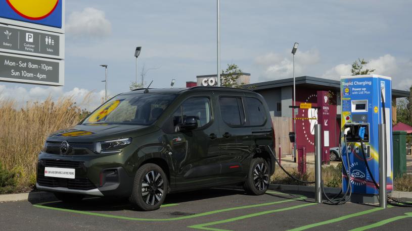 3440398 100kW Plus XL 52kWh 5dr Auto [7 seat]
