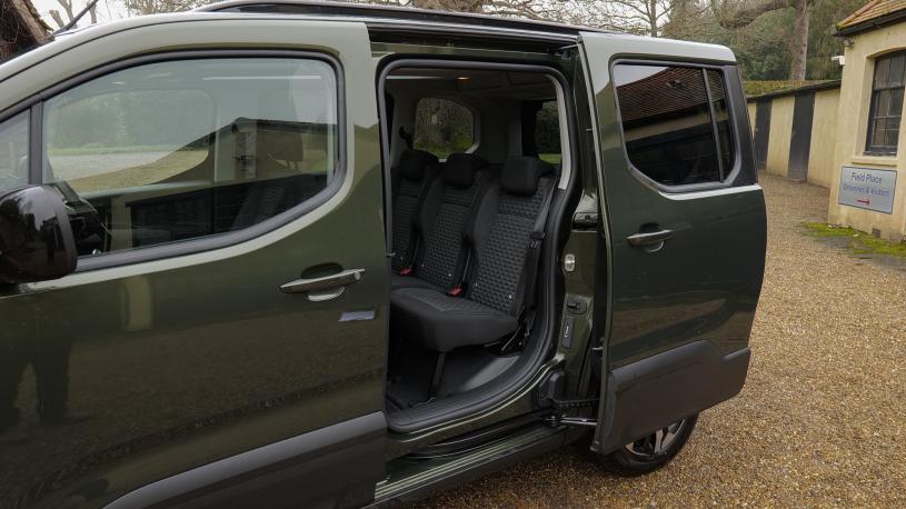 3441975 100kW Allure Long 50kWh [7 Seats] 5dr Auto