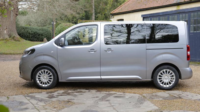 3456500 100kW Design L1 75kWh 5dr Auto