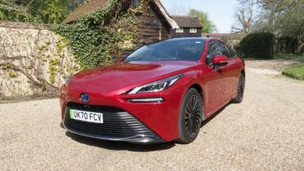 Toyota MIRAI Hydrogen fuel cell 182 Design 4dr CVT