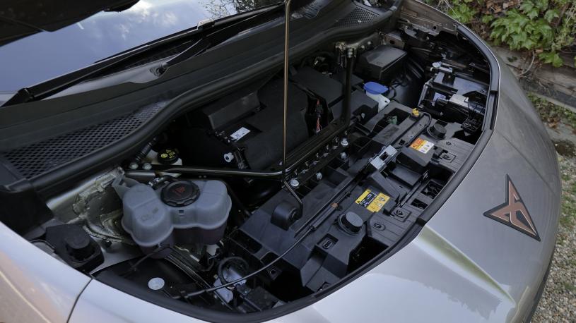 3440511 210kW V1 77kWh 5dr Auto