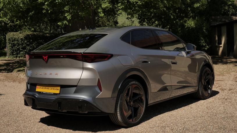 3440512 210kW V1 77kWh 5dr Auto [Winter Pack]