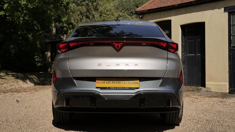 3440514 210kW V2 77kWh 5dr Auto [Winter Pack]