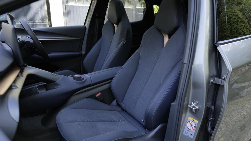 3440518 250kW VZ2 77kWh AWD 5dr Auto [Winter Pack]