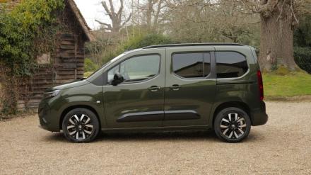 Vauxhall Combo Life Electric Estate 100kW Ultimate XL 50kWh 5dr Auto