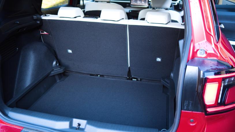3465876 83kW Plus 44kWh 5dr Auto