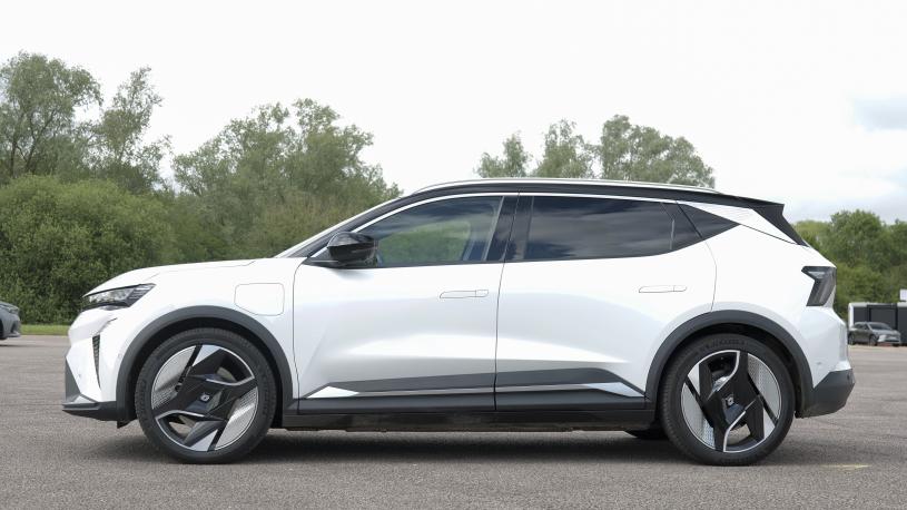 3438483 160kW Iconic Esprit Alpine 87kWh Long Range 5dr AT