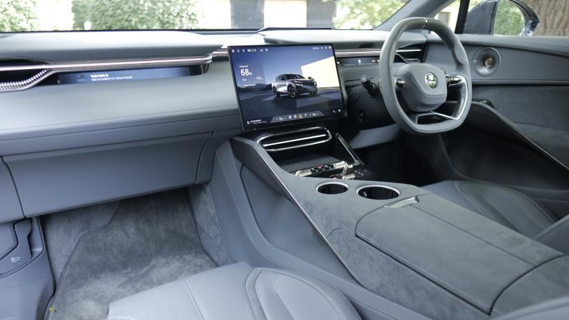 3459868 675kW 900 Sport Carbon 112kWh 5dr Auto [4 Seat]