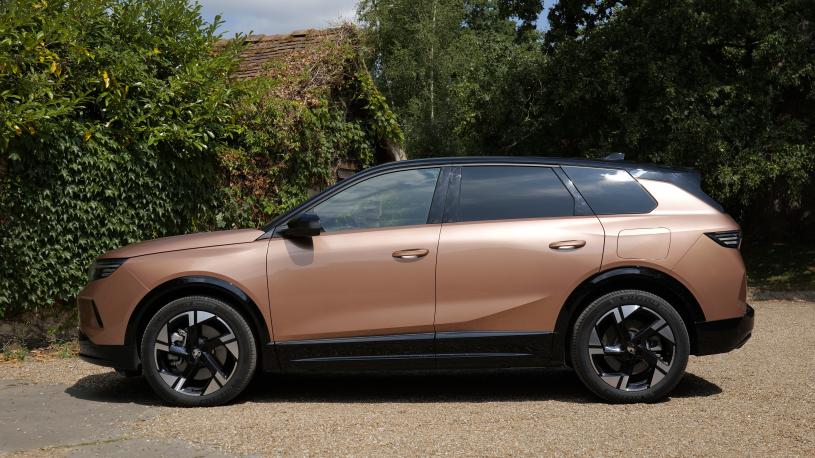 3453187 157kW Ultimate 73kWh 5dr Auto [Fixed Roof]