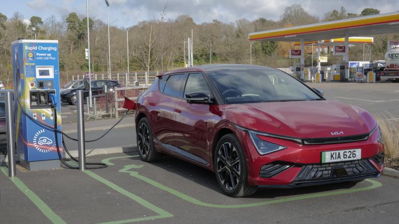 3445309 125kW Air SR 63kWh 5dr Auto