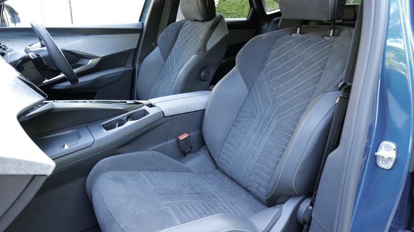 3453074 1.2 Hybrid 145 GT Premium 5dr e-DSC6