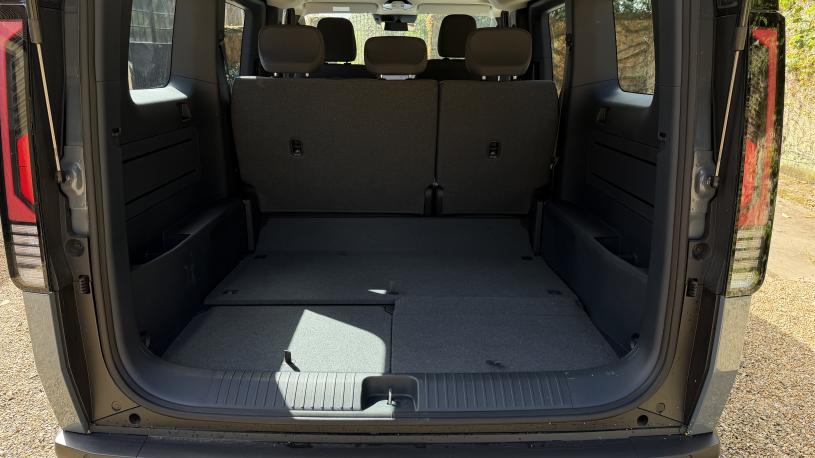 3445312 120kW Essential Long Range 71kWh 5dr Auto