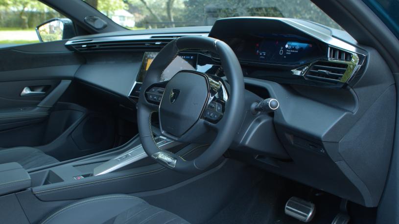 3450135 1.6 Plug-in Hybrid 225 GT Premium 5dr e-DSC7