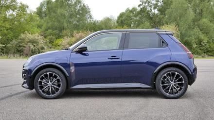 Renault 5 E-tech Hatchback 110kW Iconic Five + Comfort Range 52kWh 5dr Auto