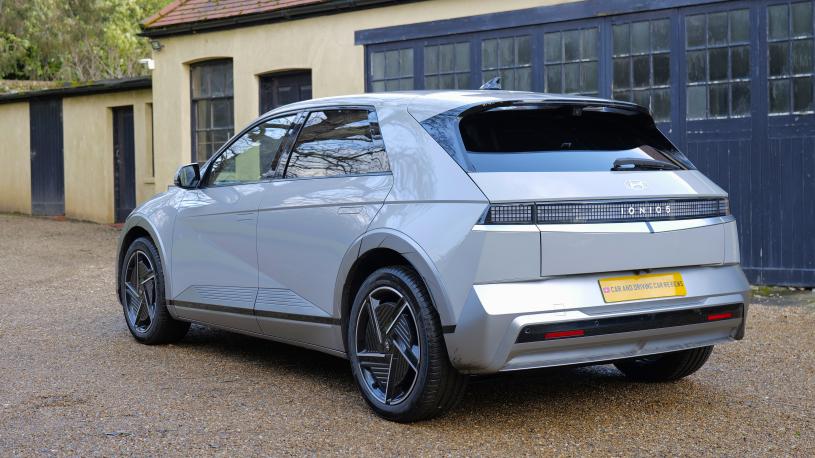 3455649 239kW Ultimate 84 kWh 5dr AWD Auto [Tech/Zen Pack]