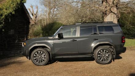 Toyota LAND CRUISER 2.8 D-4D 204 Invincible Pan Roof 5dr Auto 5 Seats