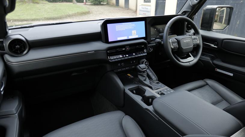 3460010 2.8 D-4D 205 Invincible 5dr Auto [7 Seat]