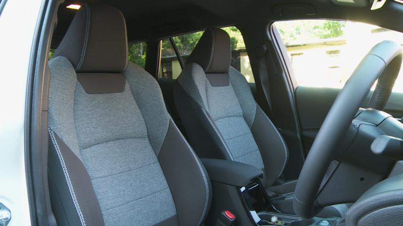 3459142 2.0 Hybrid 178 GR Sport 5dr CVT [Bi-tone]