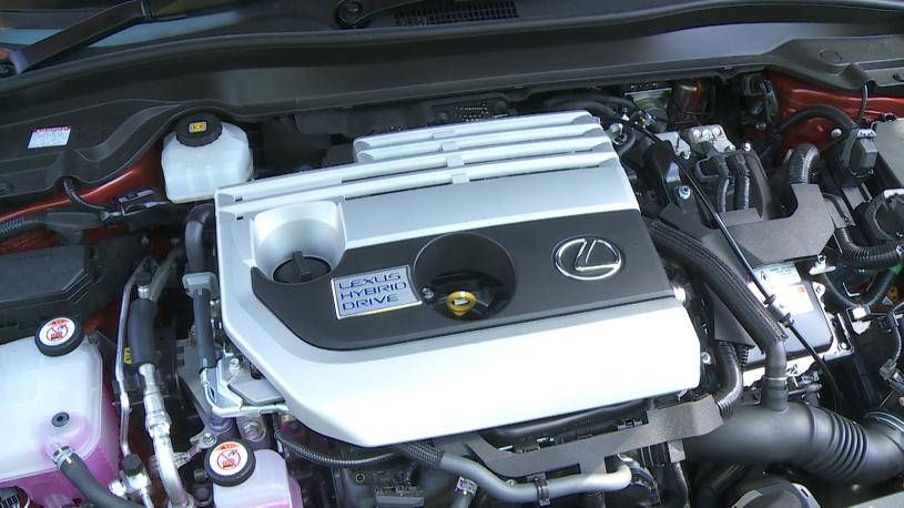 3438649 250h 2.0 5dr CVT [Premium Plus]