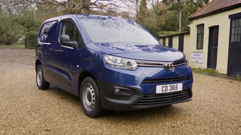 3449744 Icon Van 50kWh Auto