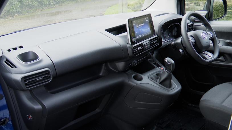 3449744 Icon Van 50kWh Auto