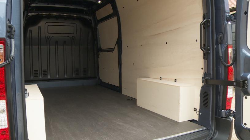 3449598 MM35 57kW 52kWh Advance Medium Roof Van Auto