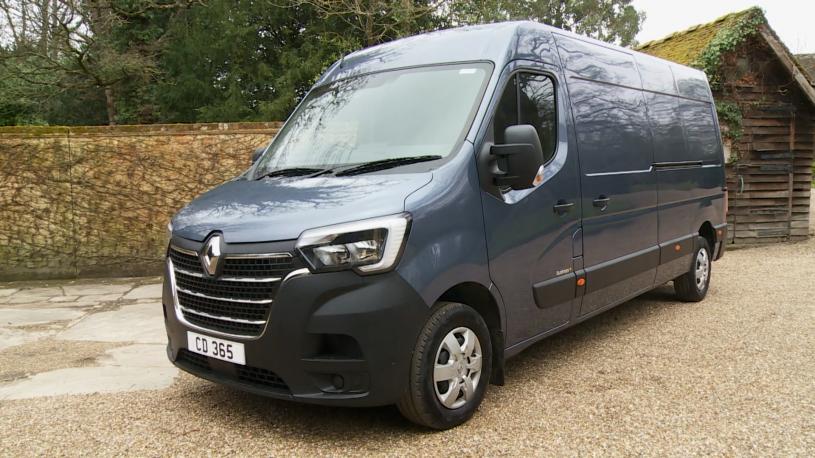3449599 LM35 57kW 52kWh Advance Medium Roof Van Auto