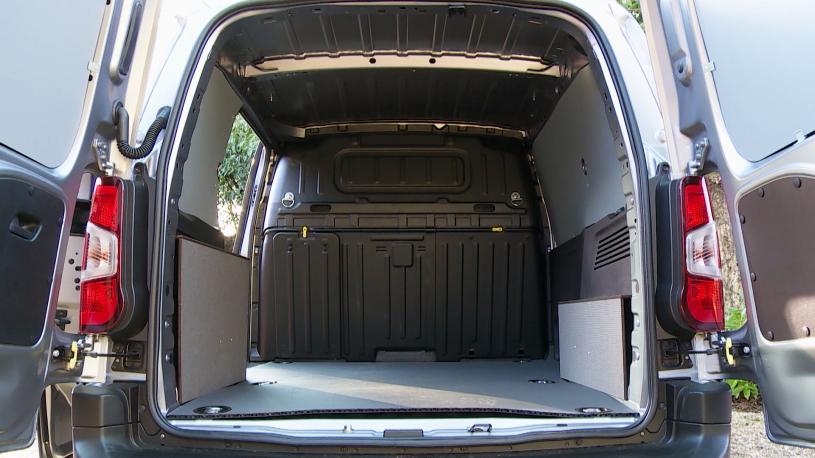 3438066 800 100kW 50kWh Professional Premium + Van Auto