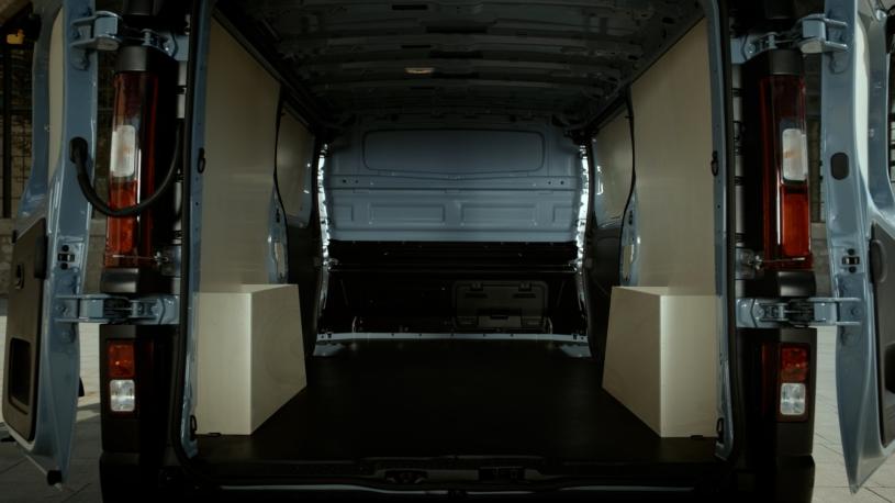 3438879 LL30 Blue dCi 150 Extra Van EDC