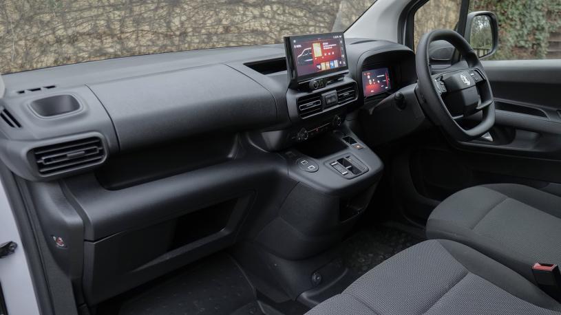 3449116 100kW Prime 50kWh H1 Van Auto