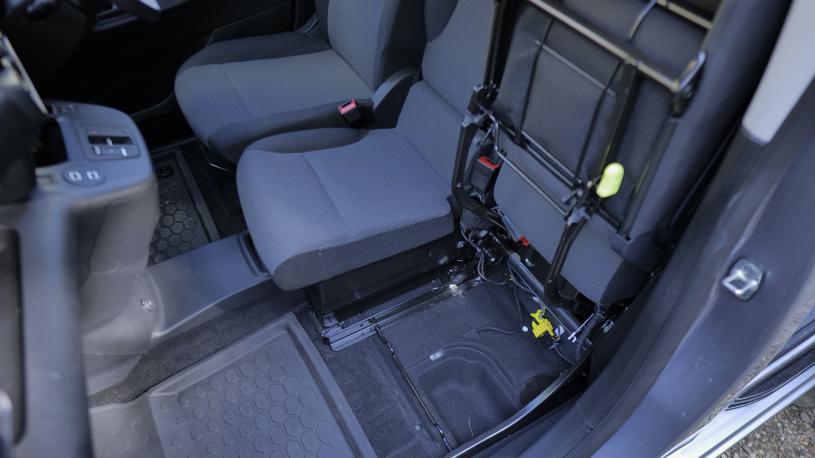 3447695 850 1.5 BlueHDi 100 Professional Crew Van