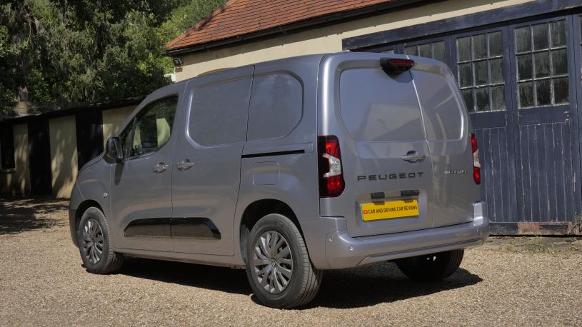 3447695 850 1.5 BlueHDi 100 Professional Crew Van