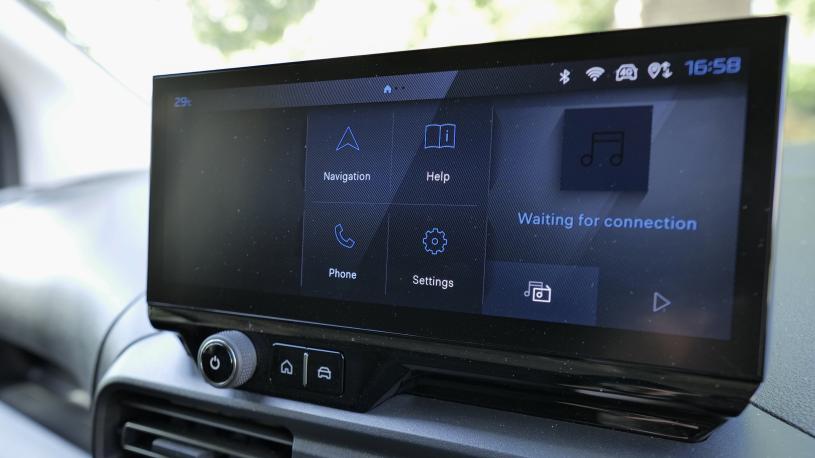 3447695 850 1.5 BlueHDi 100 Professional Crew Van