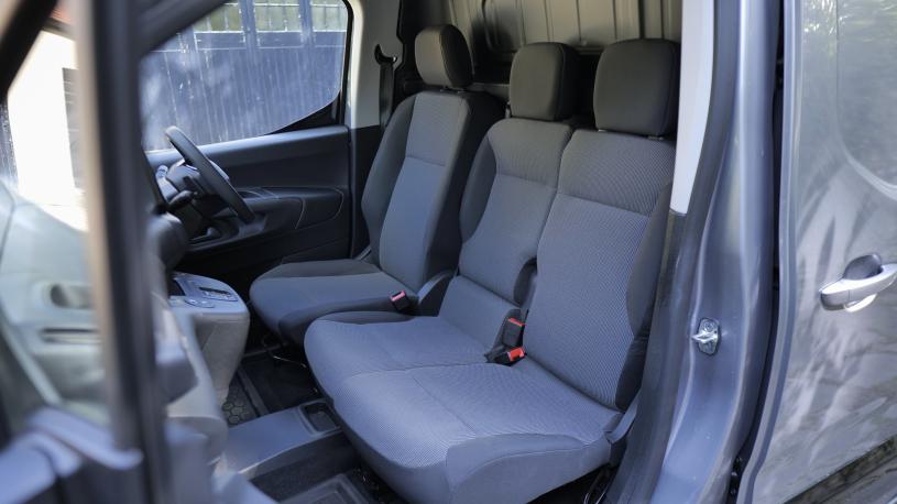 3447695 850 1.5 BlueHDi 100 Professional Crew Van