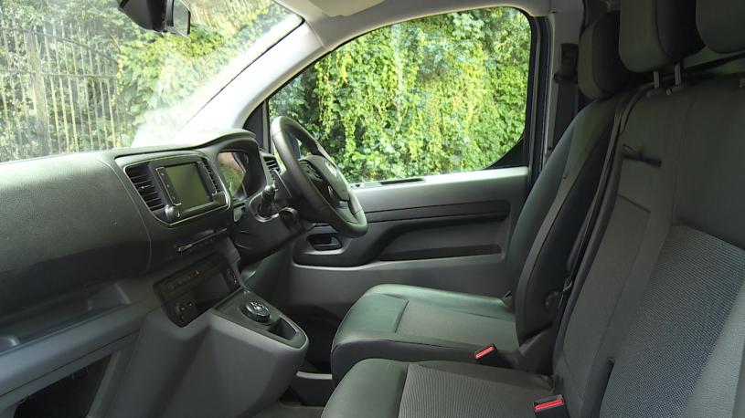 3429658 100kW 75kWh Pro H1 Double Cab Auto