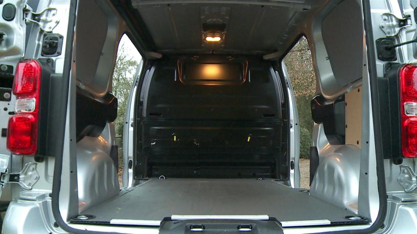 3430620 100kW 75kWh Crew Van Driver Auto