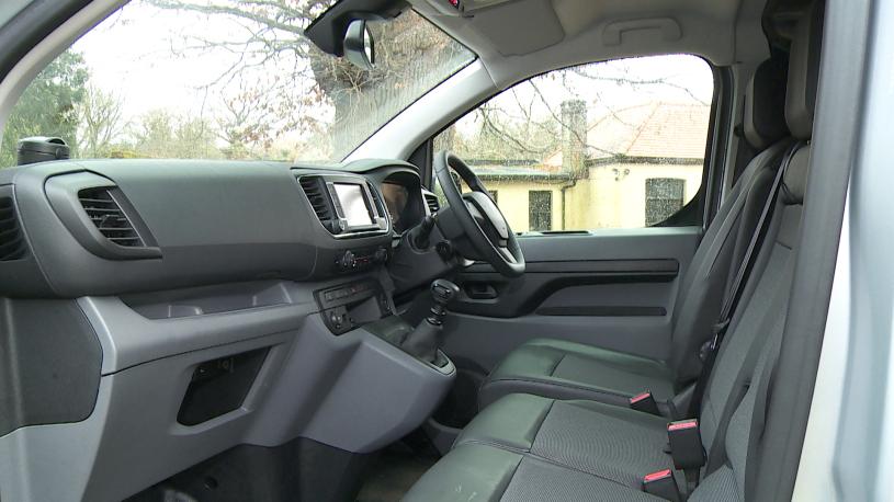 3430620 100kW 75kWh Crew Van Driver Auto