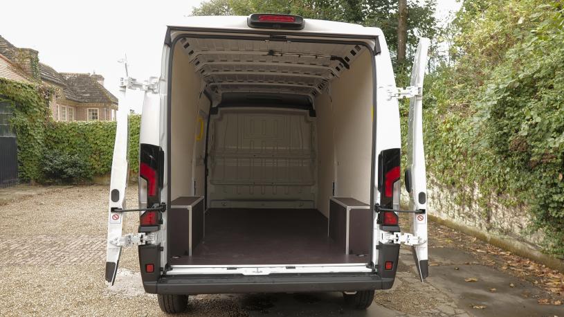 3442978 2.2 BlueHDi 140 Chassis Crew Cab Enterprise