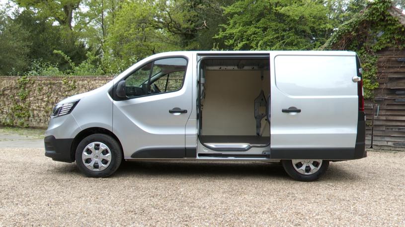 3406273 SL30 90kW 52kWh Advance Van Auto