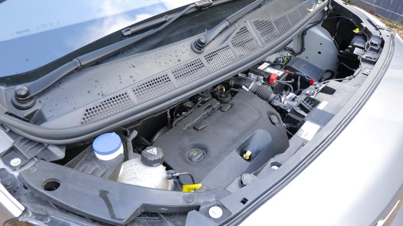 3449572 100kW 49kWh Professional Van Auto