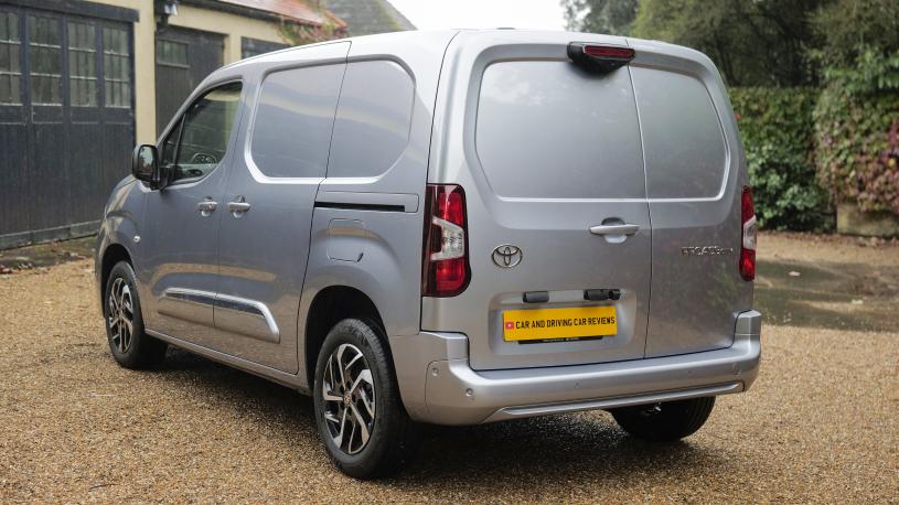 3449747 1.5D 130 Sport Van Auto
