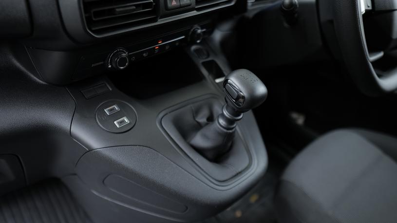 3447775 1.5D 100 Icon Van
