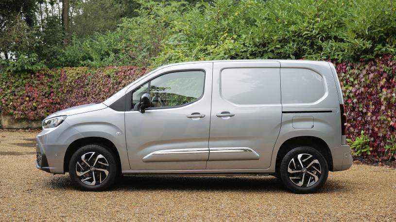 3447777 Sport Van 55kWh Auto