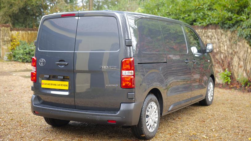 3447795 100kW Icon 75kWh Van Auto