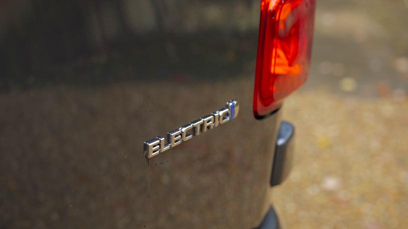 3449751 100kW Active 75kWh Platform Cab Auto
