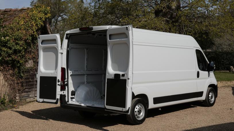 3447790 2.2D 140 Icon H2 Van