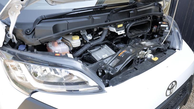 3454323 199kW Icon 110kWh H3 Van Auto