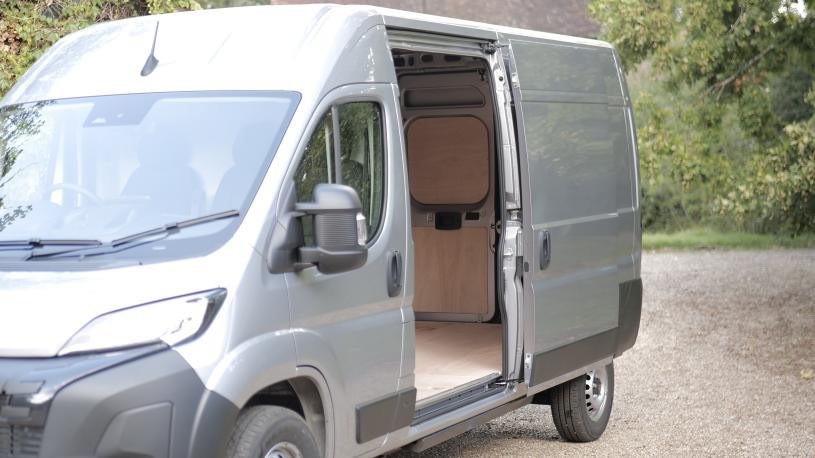 3458113 2.2 BlueHDi 140 Crew Cab Dropside Professional