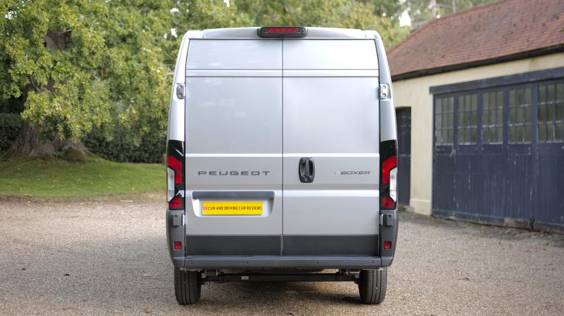 3449560 2.2 BlueHDi 140 Chassis Cab Professional